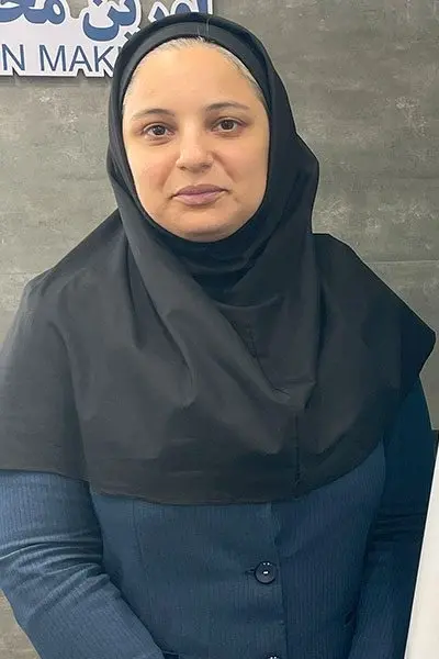 خانم حسنی کارشناس واحد بازاریابی و فروش اورین مخزن